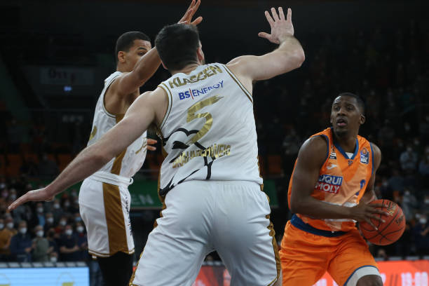 场多面手 场多面手